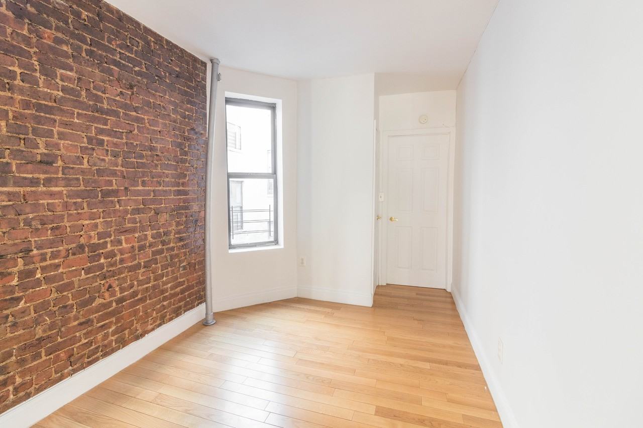 157 East 118th Street 2L - Photo 3 of 5