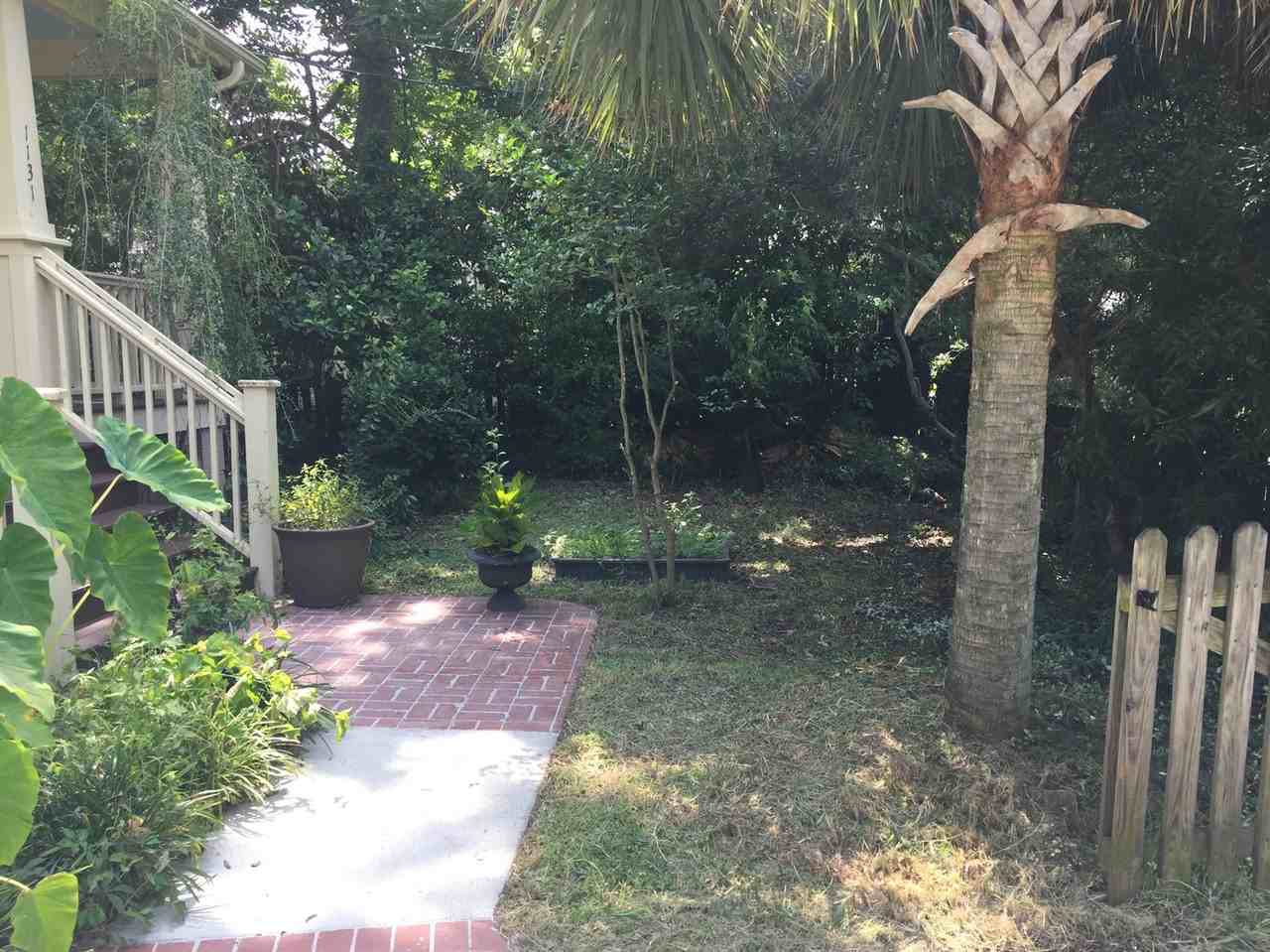 1131 Carnegie Ave - Photo 3 of 25