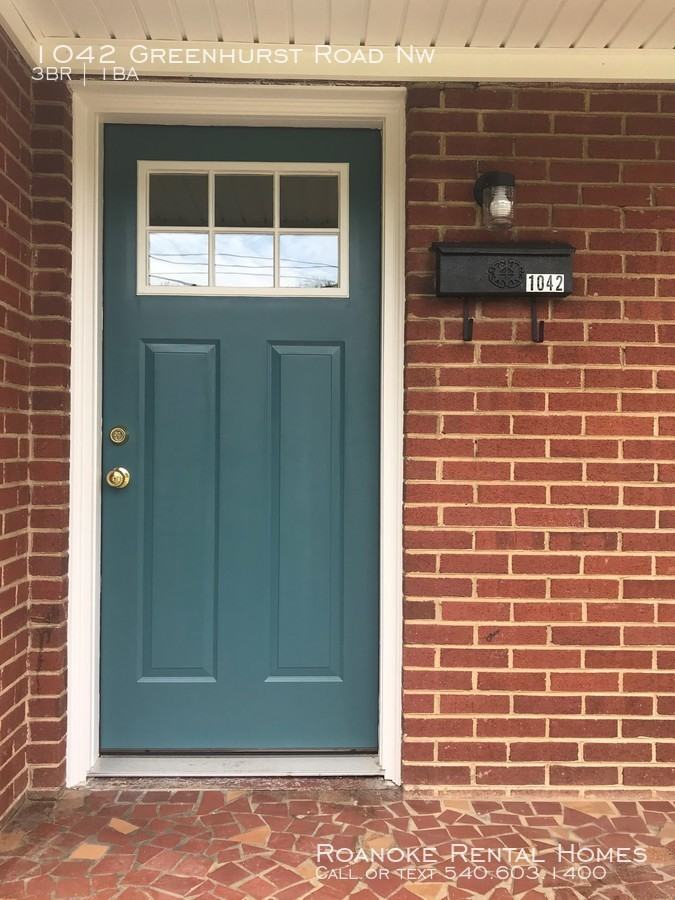 1042 Greenhurst Ave NW - Photo 3 of 20