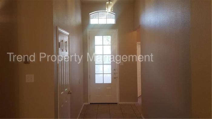 18009 Dansworth Dr - Photo 3 of 25