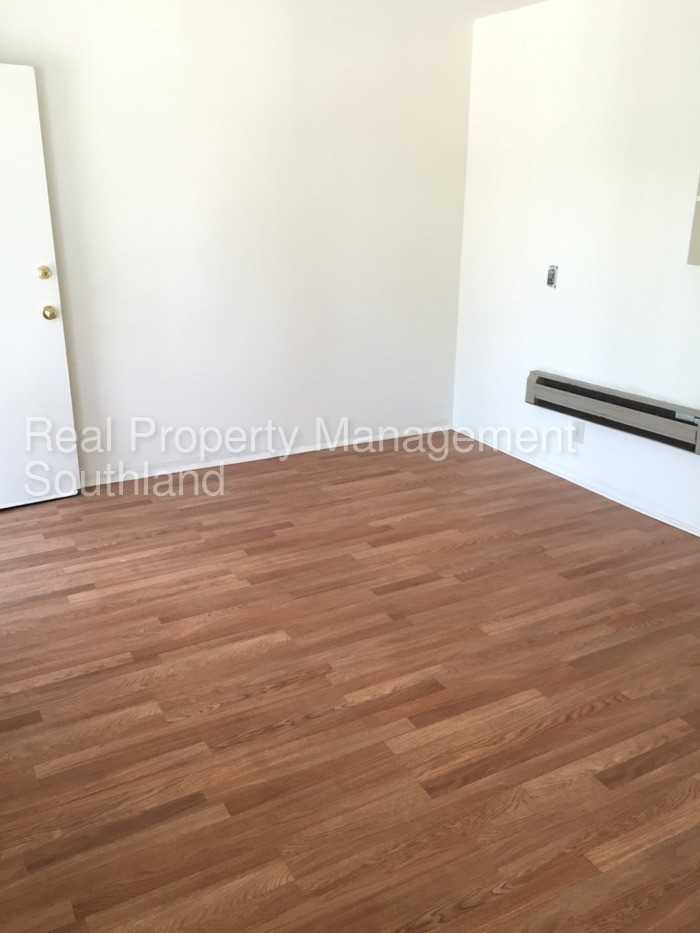 2528 Nebraska Ave #D - Photo 2 of 5