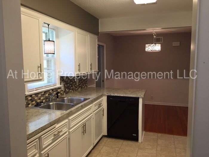 2018 S Ridgewood Dr - Photo 2 of 9