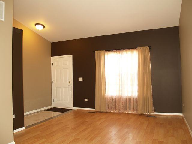 1216 Burns Ln - Photo 2 of 16