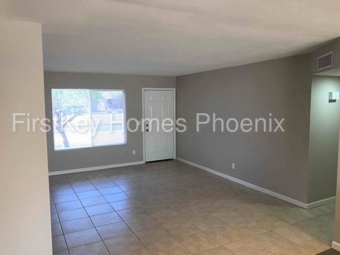 17833 N 35th Ave - Photo 3 of 23