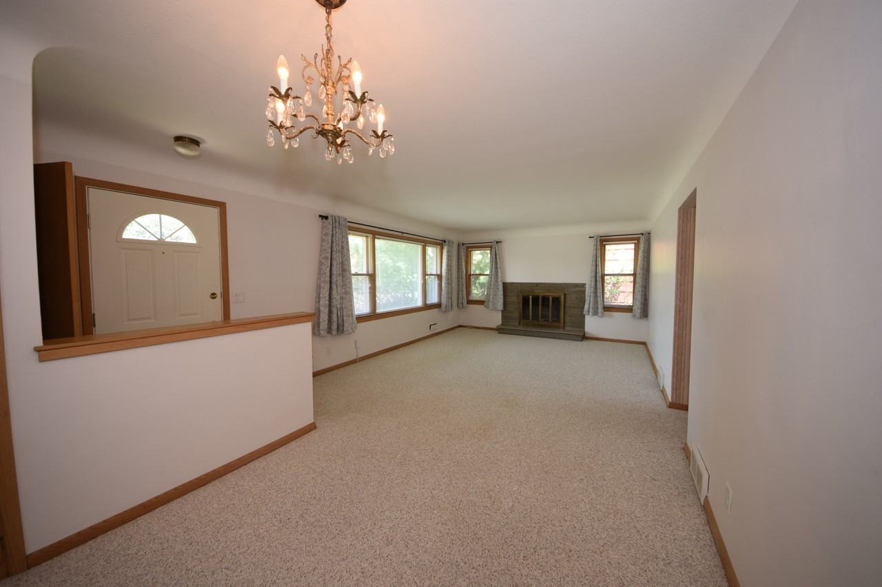 5353 29th Ave S - Photo 2 of 33