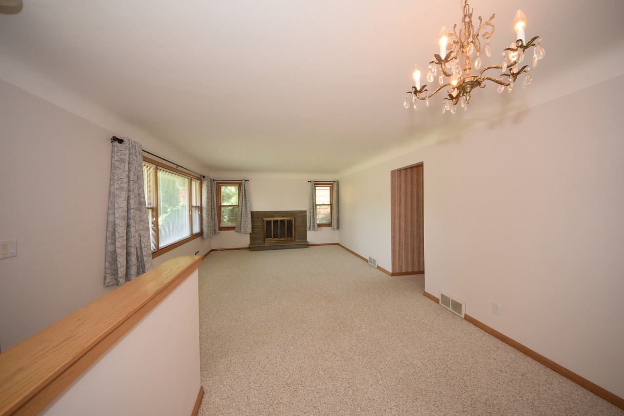 5353 29th Ave S - Photo 3 of 33