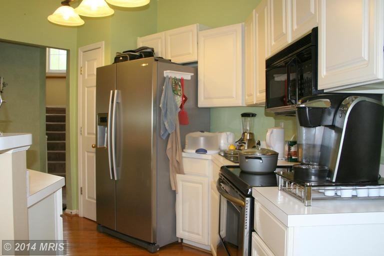 1300 Marigold Ct - Photo 3 of 15