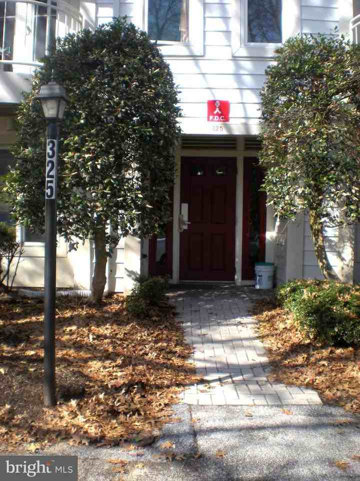 325 Pleasanton Rd #B23 - Photo 2 of 24