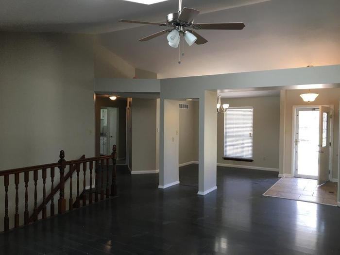 4163 Fox Crossing Dr - Photo 3 of 19