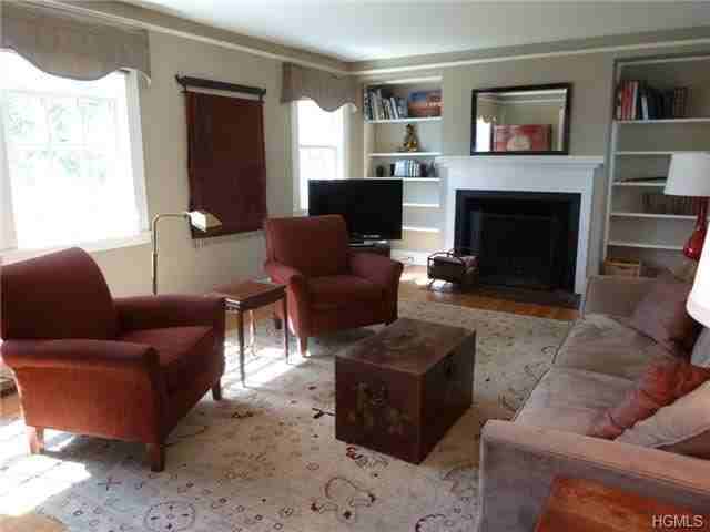 315 Putnam Ave - Photo 3 of 22