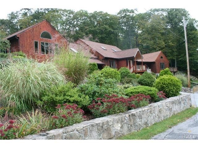 17 Chestnut Ridge Rd