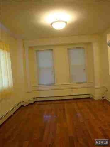 30 Hill St - Photo 3 of 12