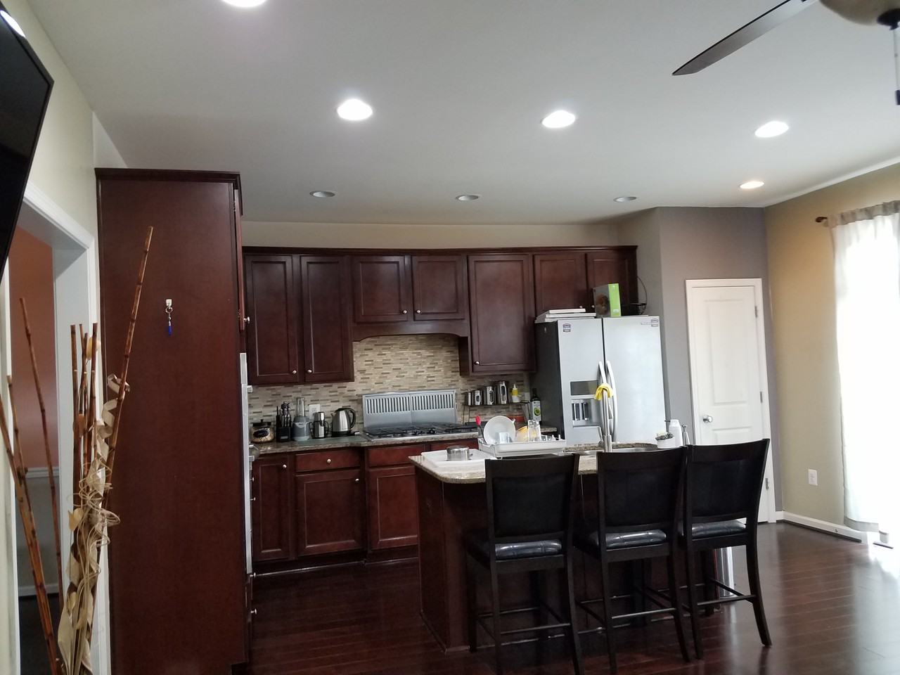 25100 Croxley Green Square - Photo 2 of 19