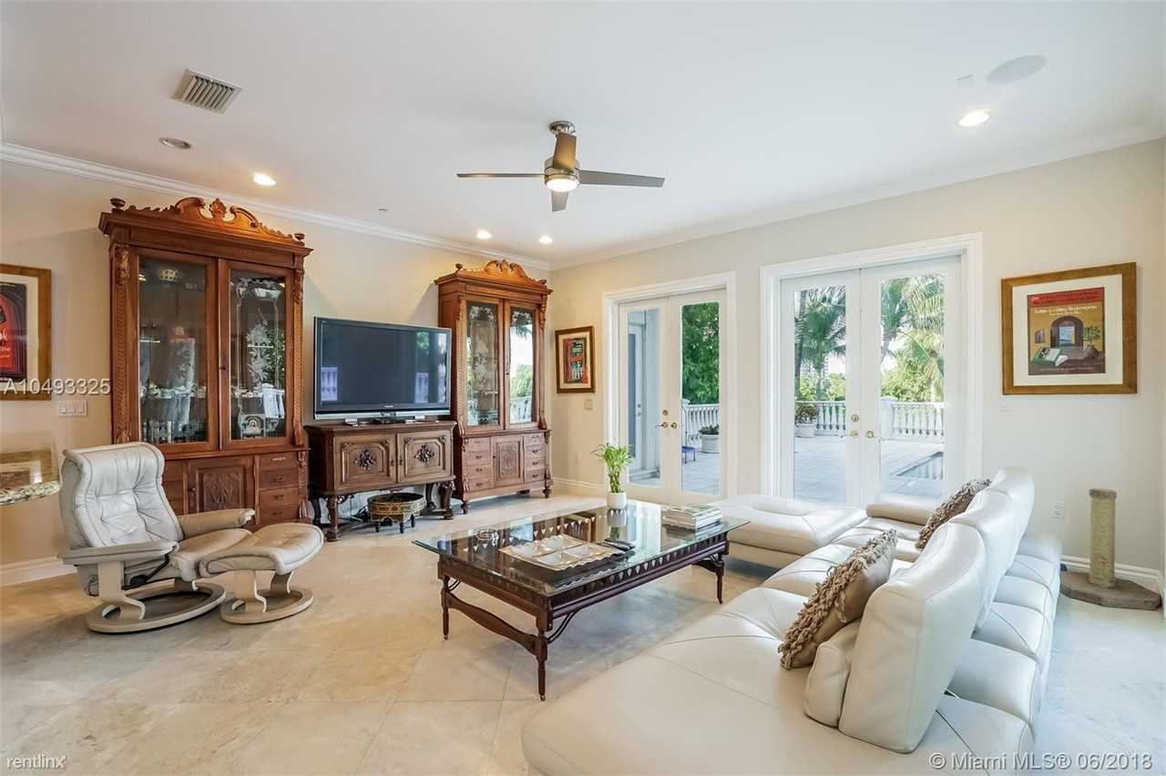 13663 Deering Bay Dr #13663 - Photo 2 of 14