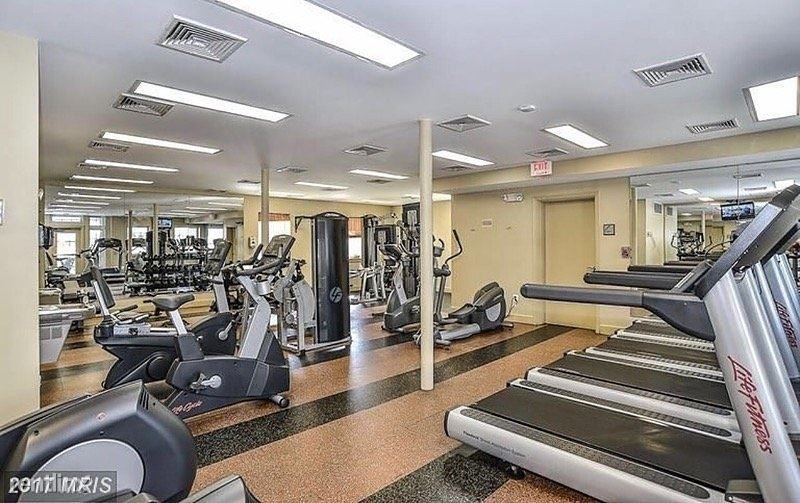 4083 S Four Mile Run Dr - Photo 2 of 29