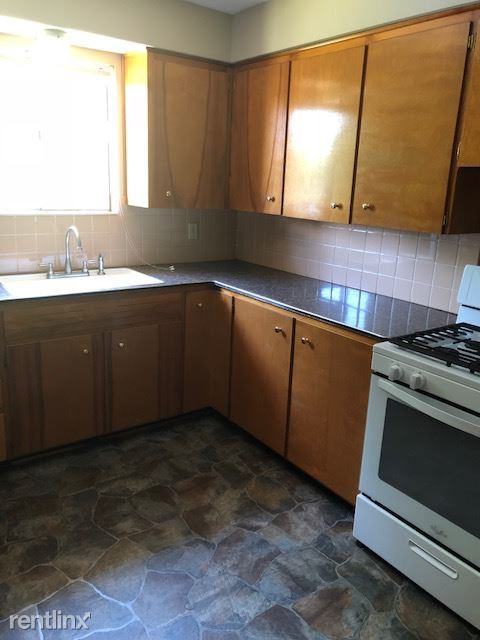 623 Plainfield Rd - Photo 2 of 8