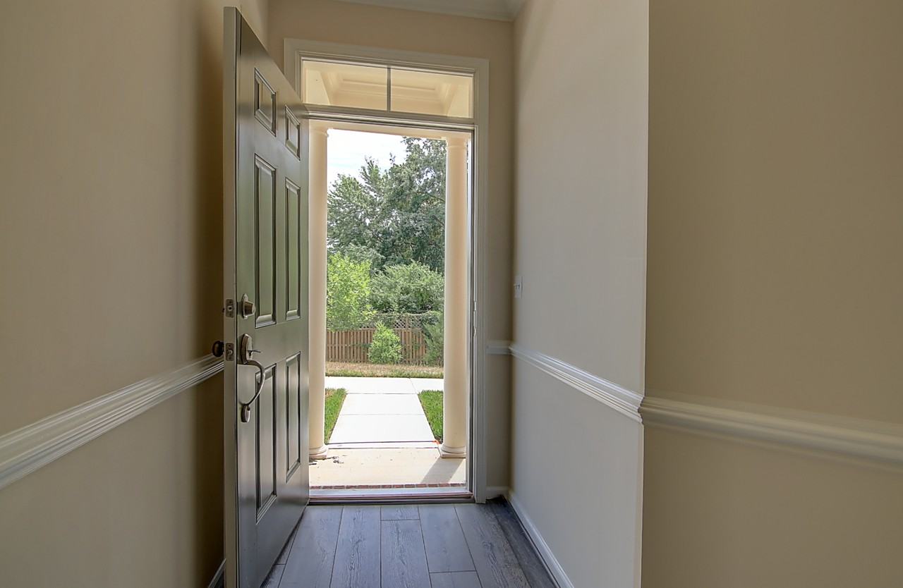 333 White Oak Way - Photo 2 of 21