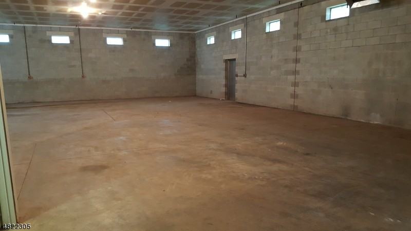 654 Manville Ave - Photo 2 of 5