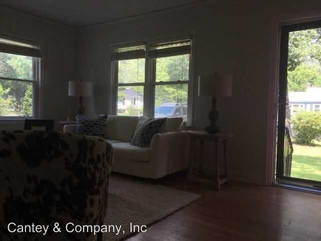 613 Dogwood St - Photo 2 of 11