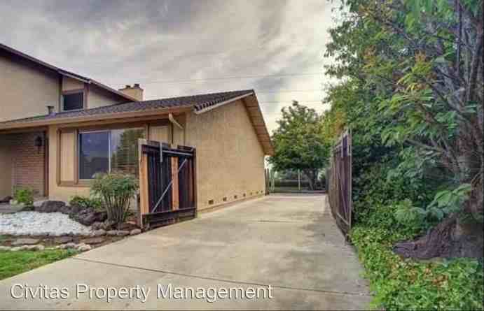 18773 W Cavendish Dr - Photo 2 of 19