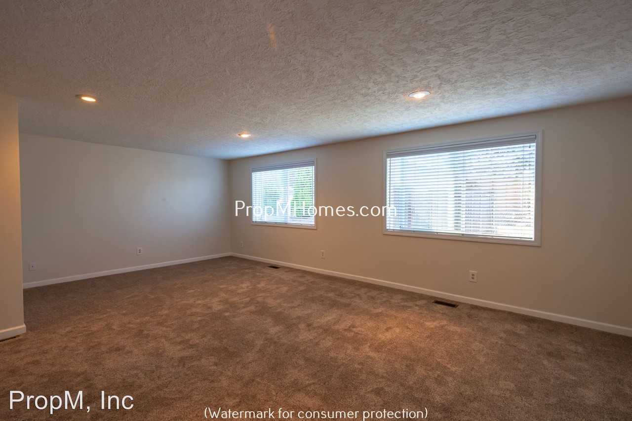 14521 SE Wyeast Ave - Photo 3 of 28