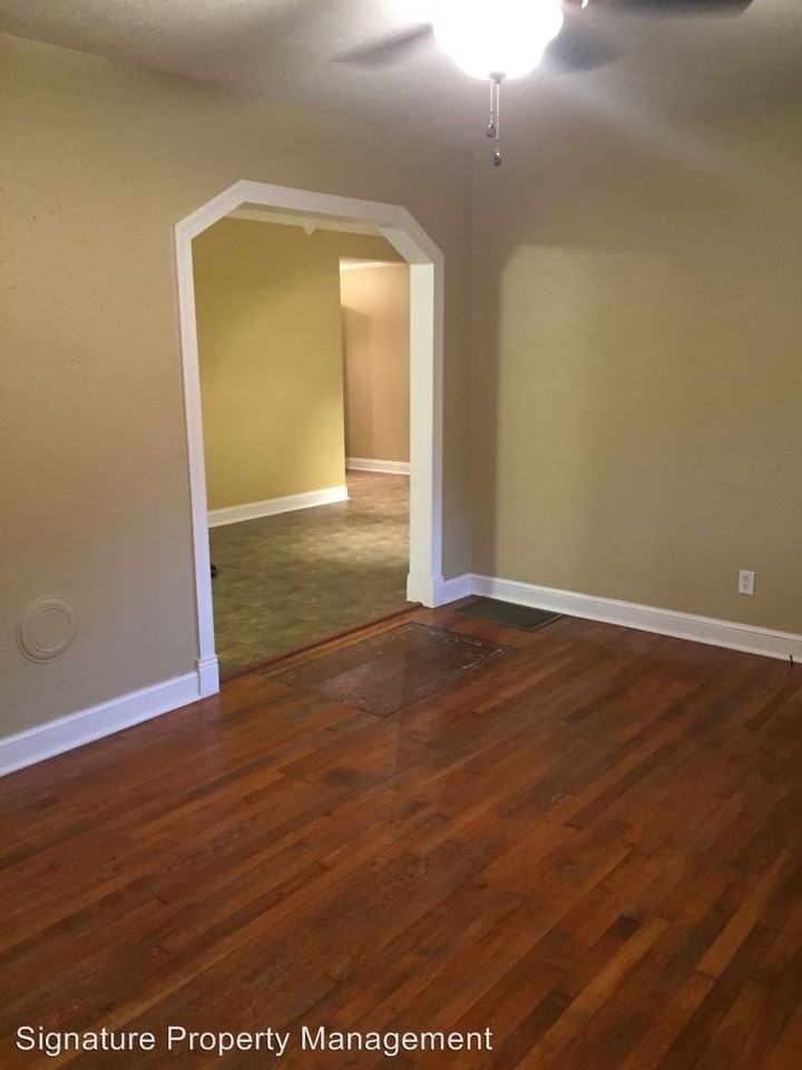 6730 Oxford Ave - Photo 3 of 10