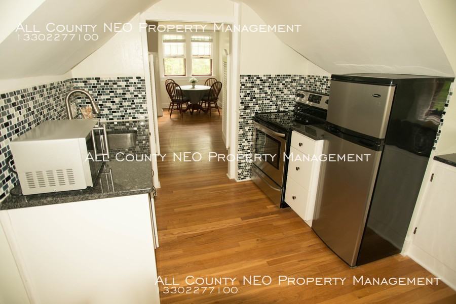 10841 Valley View Rd #UP - Photo 3 of 9