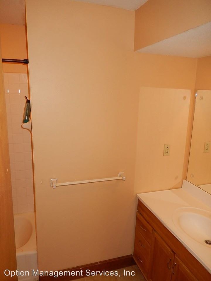 1421 N 62nd Pl - Photo 3 of 11