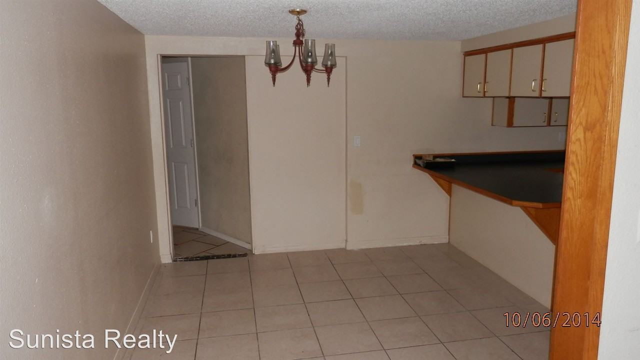 10900 Rexdale Ave - Photo 3 of 11