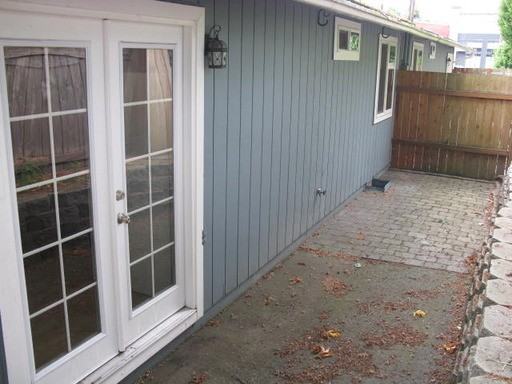 2712 SE Division St - Photo 2 of 5