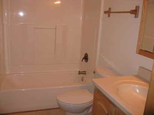 2712 SE Division St - Photo 3 of 5