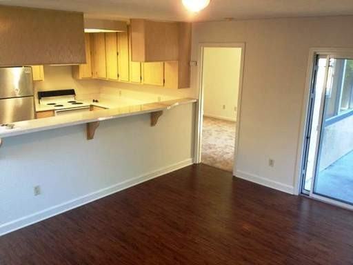 2142 Park Ave - Photo 2 of 6