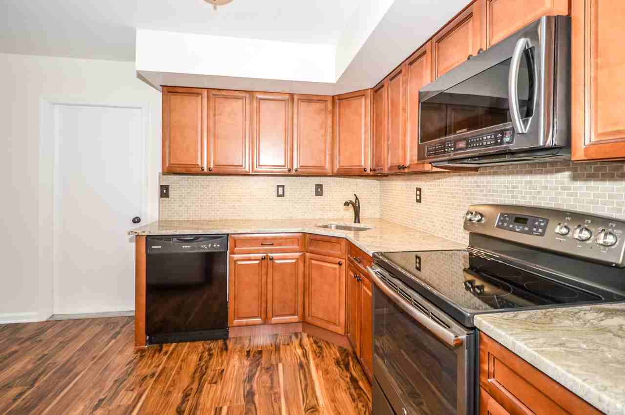 284 Parkview Drive - Photo 3 of 15