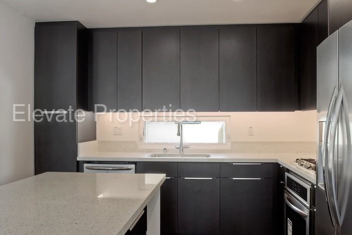 2860 C St - Photo 2 of 24