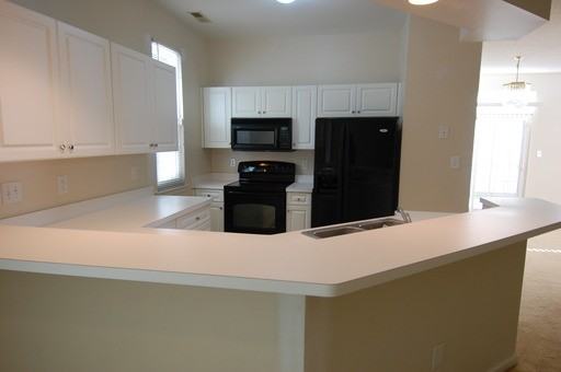 1501 Tallwood Cir - Photo 3 of 15