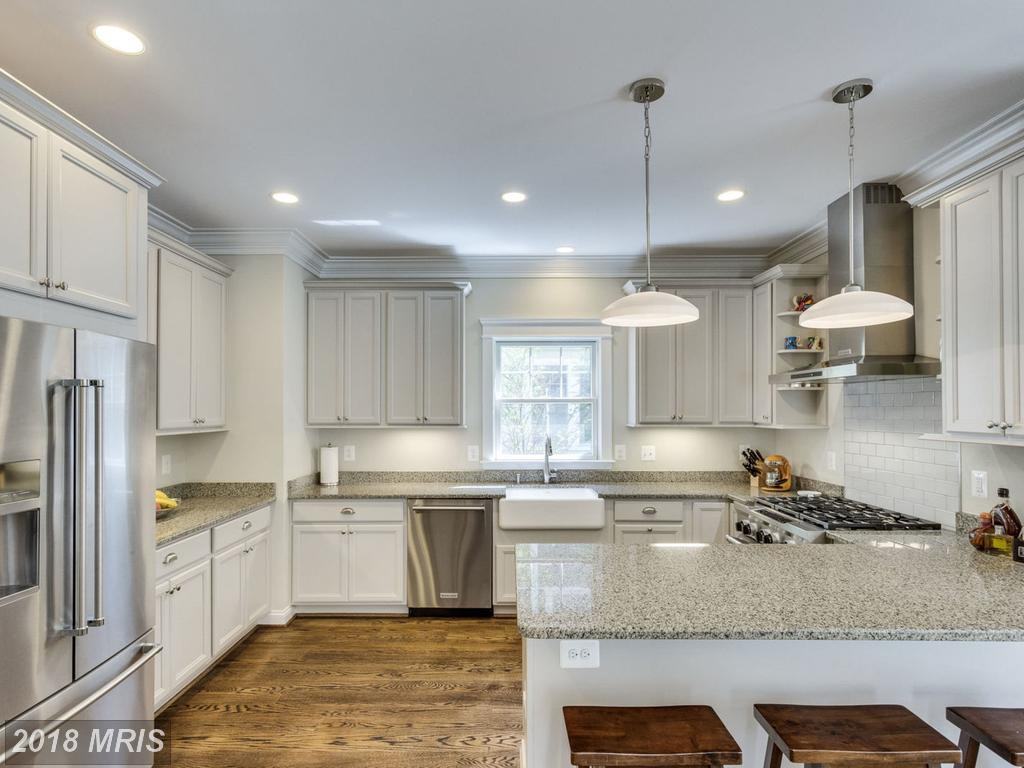 312 Pine St - Photo 2 of 30