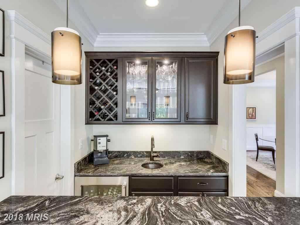 312 Pine St - Photo 3 of 30