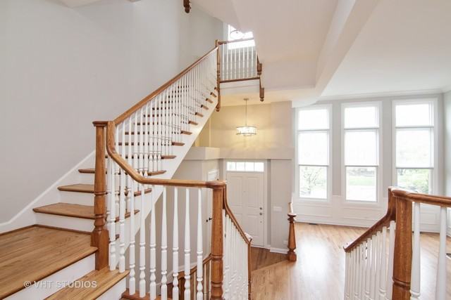 1897 Admiral Ct - Photo 3 of 25