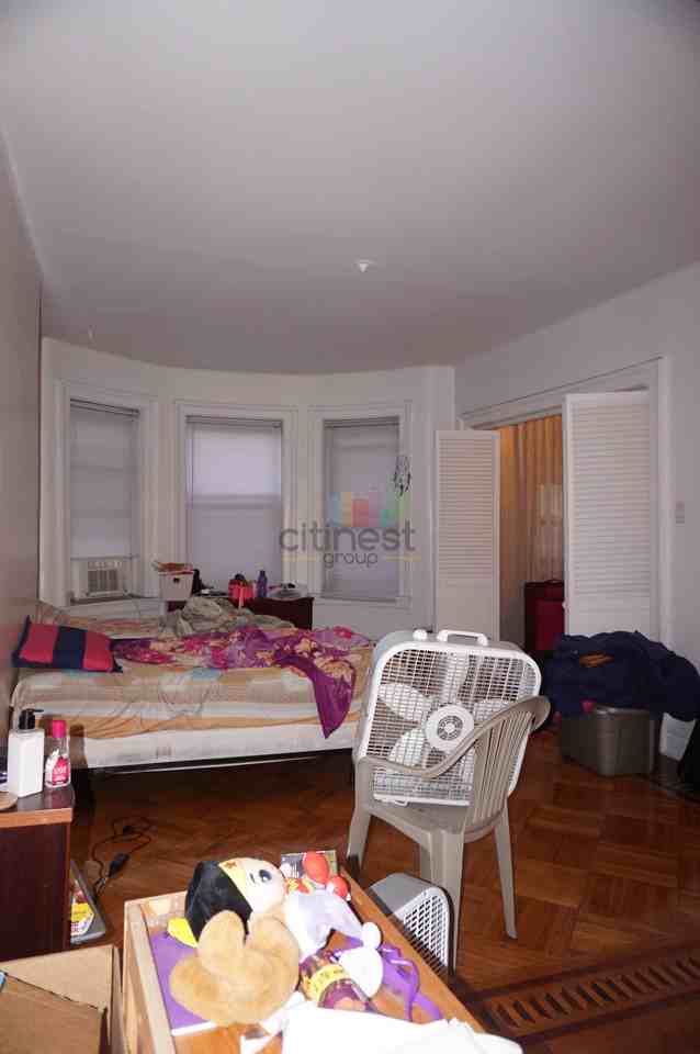 8715 Ridge Blvd 3 - Photo 3 of 12