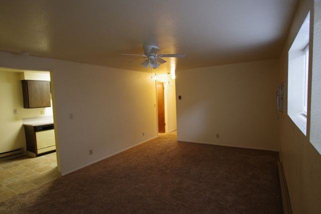 2557 W Targee St - Photo 3 of 15