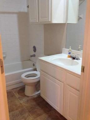 501 Gregory Ct - Photo 3 of 10