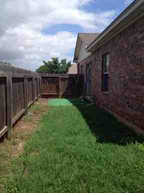 501 Gregory Ct - Photo 2 of 10