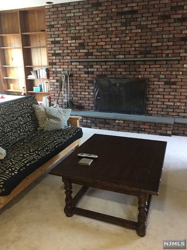 31 Oak St - Photo 2 of 13