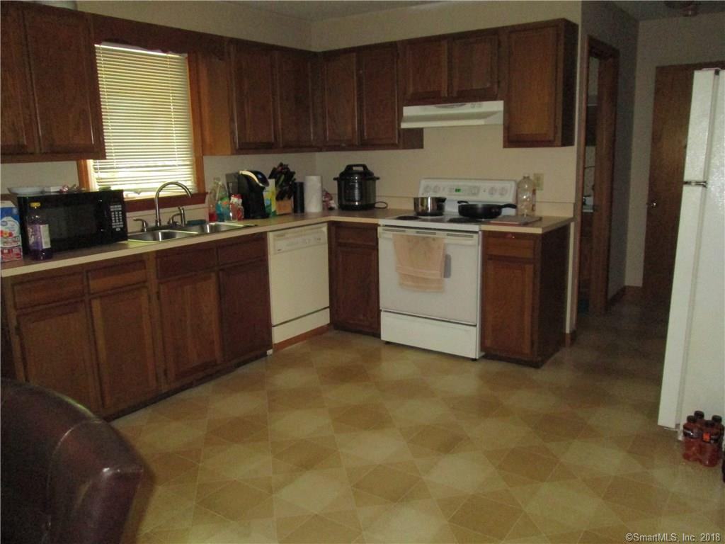 69 Colony Rd - Photo 3 of 12