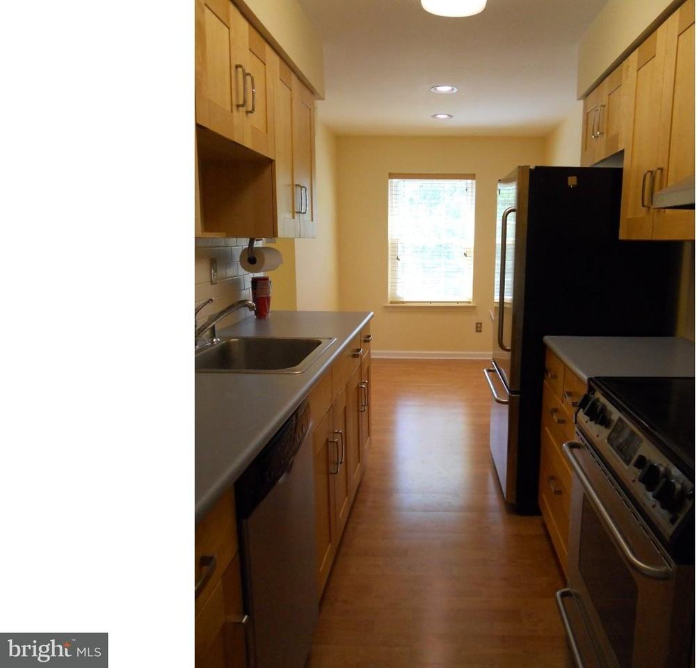 1430 Washington Pl #30 - Photo 3 of 19