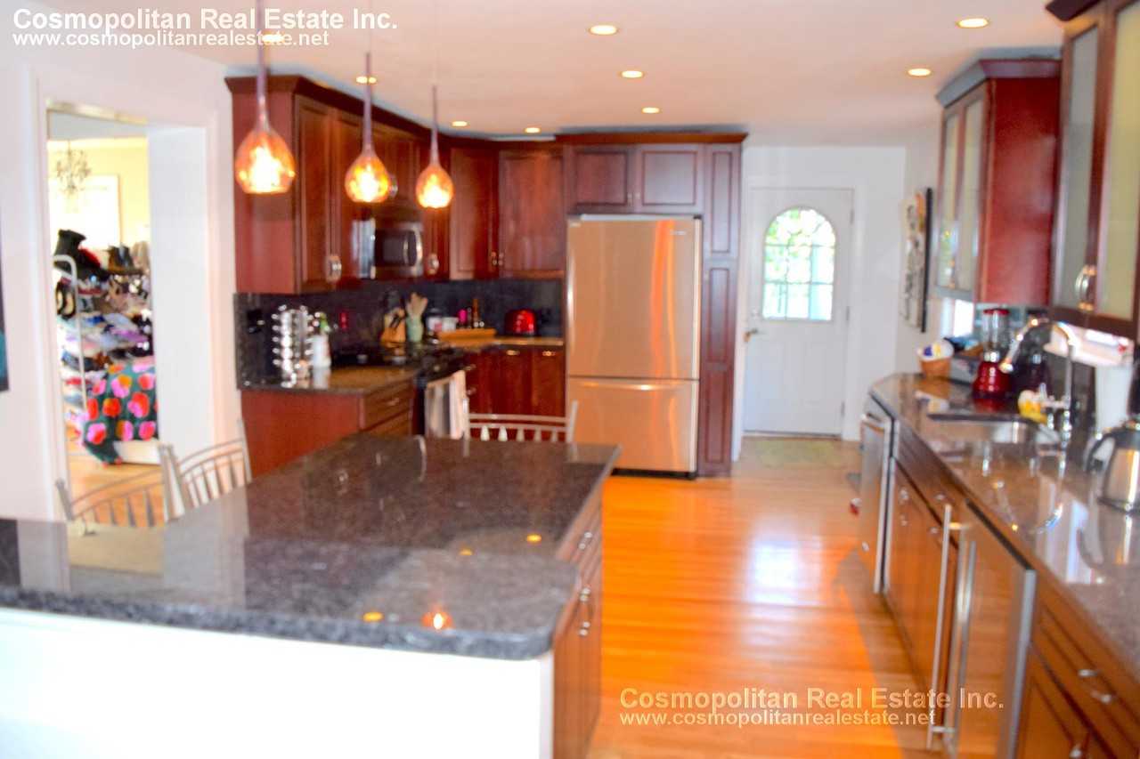 64 Ashland St 1 - Photo 3 of 13