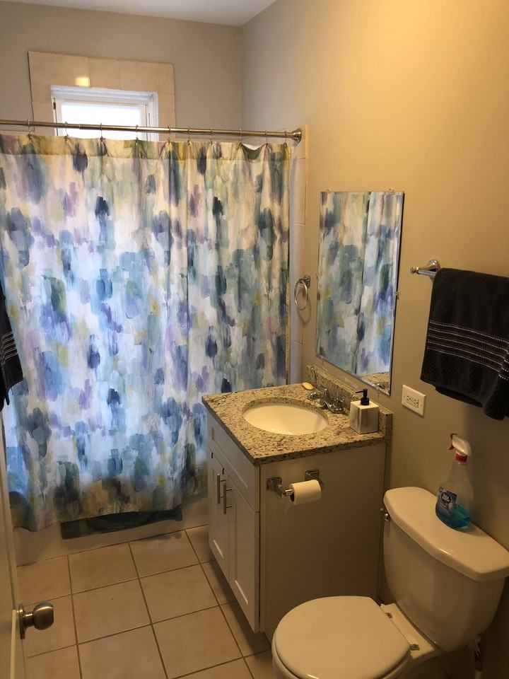 300 W Madison St - Photo 3 of 5