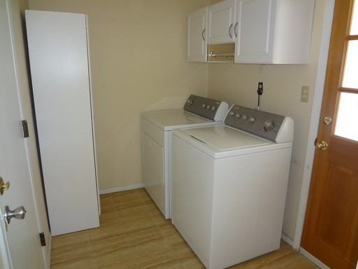 10753 Fort Worth St - Photo 3 of 22