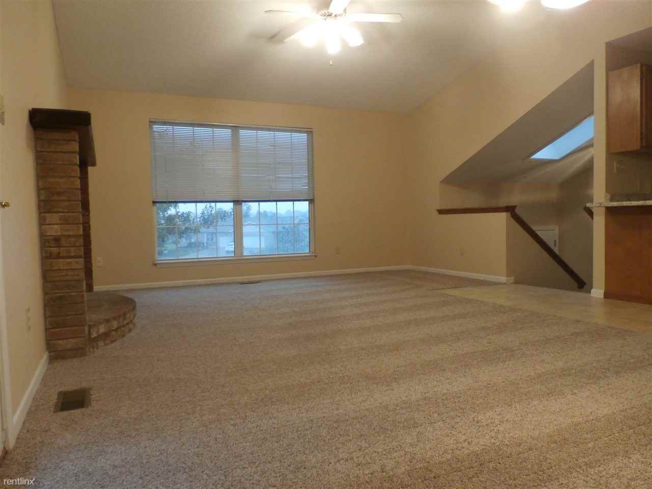 319 Hannah Dr - Photo 3 of 15