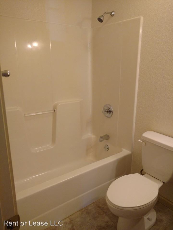 537 Johnson Ln - Photo 2 of 11